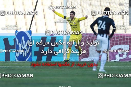 1014341, Tehran, [*parameter:4*], لیگ برتر فوتبال ایران، Persian Gulf Cup، Week 20، Second Leg، Naft Tehran 4 v 1 Siah Jamegan on 2018/01/19 at Takhti Stadium