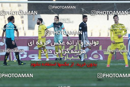 1014012, Tehran, [*parameter:4*], Iran Pro League، Persian Gulf Cup، 2017-18 season، Second Leg، Week 20، Naft Tehran 4 v ۱ Siah Jamegan on 2018/01/19 at Takhti Stadium