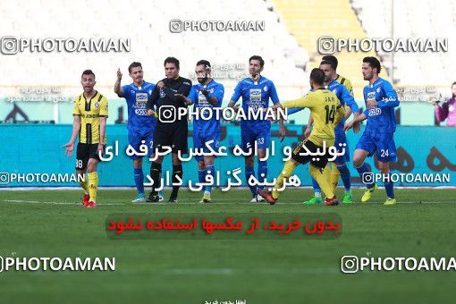 1016609, Tehran, [*parameter:4*], Iran Pro League، Persian Gulf Cup، 2017-18 season، Second Leg، Week 21، Esteghlal 4 v ۰ Pars Jonoubi Jam on 2018/01/25 at Azadi Stadium