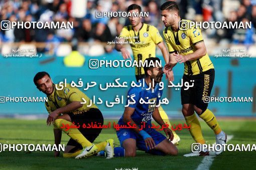 1017255, Tehran, [*parameter:4*], Iran Pro League، Persian Gulf Cup، 2017-18 season، Second Leg، Week 21، Esteghlal 4 v ۰ Pars Jonoubi Jam on 2018/01/25 at Azadi Stadium