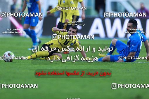 1077404, Tehran, [*parameter:4*], Iran Pro League، Persian Gulf Cup، 2017-18 season، Second Leg، Week 21، Esteghlal 4 v ۰ Pars Jonoubi Jam on 2018/01/25 at Azadi Stadium