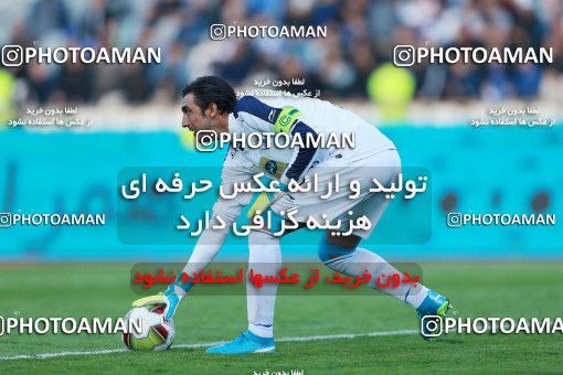 1077858, Tehran, [*parameter:4*], Iran Pro League، Persian Gulf Cup، 2017-18 season، Second Leg، Week 21، Esteghlal 4 v ۰ Pars Jonoubi Jam on 2018/01/25 at Azadi Stadium