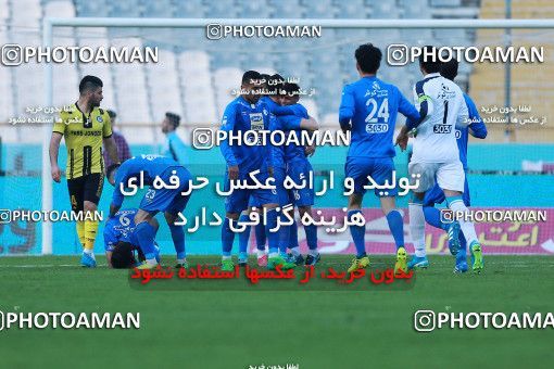 1077486, Tehran, [*parameter:4*], Iran Pro League، Persian Gulf Cup، 2017-18 season، Second Leg، Week 21، Esteghlal 4 v ۰ Pars Jonoubi Jam on 2018/01/25 at Azadi Stadium