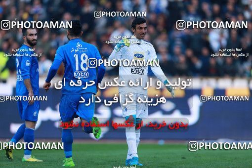 1077682, Tehran, [*parameter:4*], Iran Pro League، Persian Gulf Cup، 2017-18 season، Second Leg، Week 21، Esteghlal 4 v ۰ Pars Jonoubi Jam on 2018/01/25 at Azadi Stadium