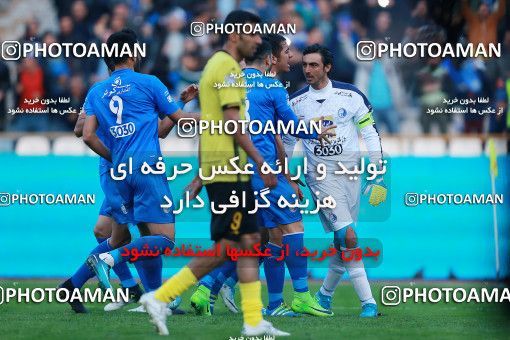 1077543, Tehran, [*parameter:4*], Iran Pro League، Persian Gulf Cup، 2017-18 season، Second Leg، Week 21، Esteghlal 4 v ۰ Pars Jonoubi Jam on 2018/01/25 at Azadi Stadium