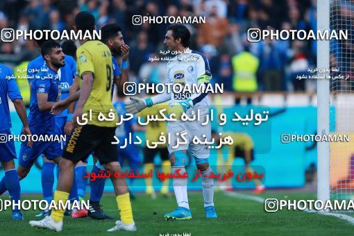 1077724, Tehran, [*parameter:4*], Iran Pro League، Persian Gulf Cup، 2017-18 season، Second Leg، Week 21، Esteghlal 4 v ۰ Pars Jonoubi Jam on 2018/01/25 at Azadi Stadium