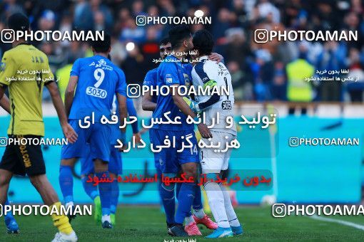 1077383, Tehran, [*parameter:4*], Iran Pro League، Persian Gulf Cup، 2017-18 season، Second Leg، Week 21، Esteghlal 4 v ۰ Pars Jonoubi Jam on 2018/01/25 at Azadi Stadium