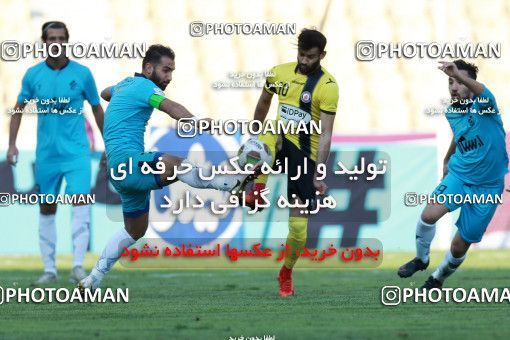 1020095, Tehran, [*parameter:4*], Iran Pro League، Persian Gulf Cup، 2017-18 season، Second Leg، Week 22، Naft Tehran ۱ v ۱ Paykan on 2018/02/01 at Takhti Stadium