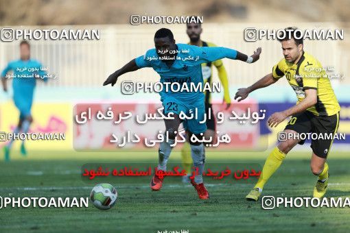 1020137, Tehran, [*parameter:4*], لیگ برتر فوتبال ایران، Persian Gulf Cup، Week 22، Second Leg، Naft Tehran 1 v 1 Paykan on 2018/02/01 at Takhti Stadium