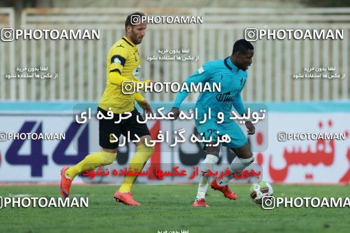 1020088, Tehran, [*parameter:4*], لیگ برتر فوتبال ایران، Persian Gulf Cup، Week 22، Second Leg، Naft Tehran 1 v 1 Paykan on 2018/02/01 at Takhti Stadium