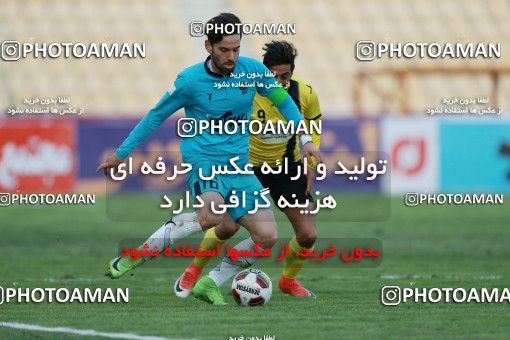 1020080, Tehran, [*parameter:4*], Iran Pro League، Persian Gulf Cup، 2017-18 season، Second Leg، Week 22، Naft Tehran ۱ v ۱ Paykan on 2018/02/01 at Takhti Stadium