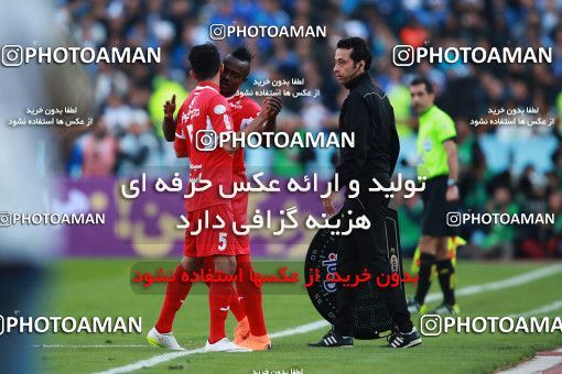 1069321, Tehran, Iran, Iran Pro League، Persian Gulf Cup، 2017-18 season، Second Leg، Week 25، Esteghlal ۱ v ۰ Persepolis on 2018/03/01 at Azadi Stadium