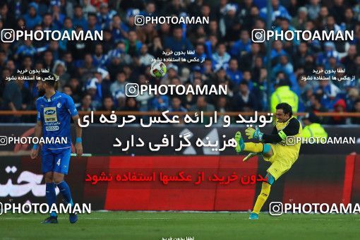 1069408, Tehran, Iran, Iran Pro League، Persian Gulf Cup، 2017-18 season، Second Leg، Week 25، Esteghlal ۱ v ۰ Persepolis on 2018/03/01 at Azadi Stadium