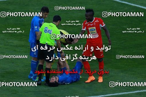 1025536, Tehran, Iran, Iran Pro League، Persian Gulf Cup، 2017-18 season، Second Leg، Week 25، Esteghlal ۱ v ۰ Persepolis on 2018/03/01 at Azadi Stadium