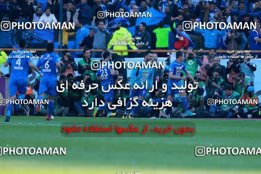 1018480, Tehran, Iran, Iran Pro League، Persian Gulf Cup، 2017-18 season، Second Leg، Week 25، Esteghlal ۱ v ۰ Persepolis on 2018/03/01 at Azadi Stadium