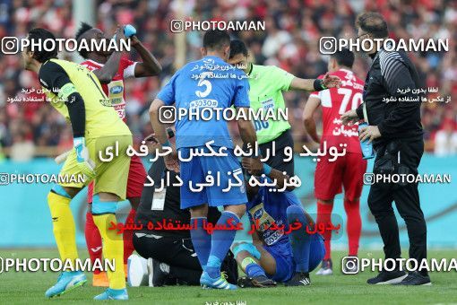 1141148, Tehran, Iran, Iran Pro League، Persian Gulf Cup، 2017-18 season، Second Leg، Week 25، Esteghlal ۱ v ۰ Persepolis on 2018/03/01 at Azadi Stadium