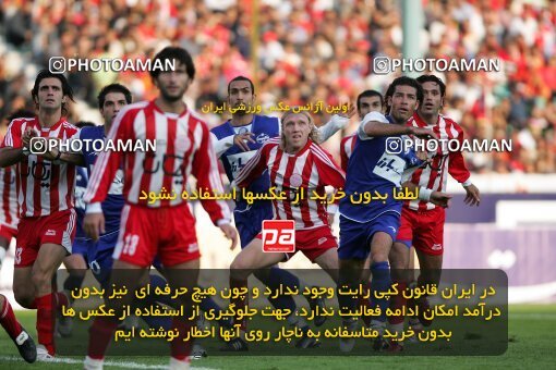 2000939, Tehran, Iran, Iran Pro League، Persian Gulf Cup، 2016-17 season، First Leg، Week 8، Persepolis 2 v ۱ Esteghlal on 2006/11/03 at Azadi Stadium