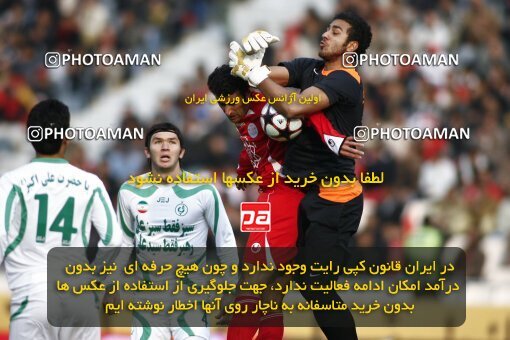 2164374, Tehran, Iran, Iran Pro League، Persian Gulf Cup، 2009-10 season، Second Leg، Week 20، Persepolis ۱ v ۰ PAS Hamedan F.C. on 2009/12/18 at Azadi Stadium