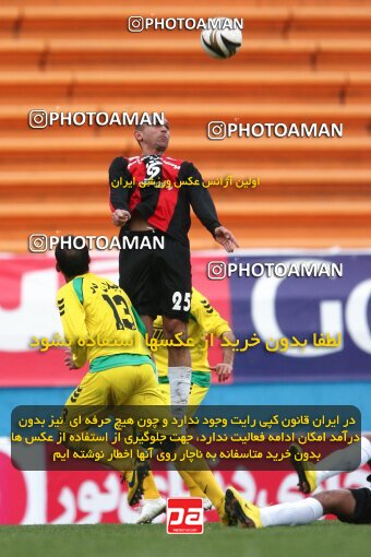 2191797, Tehran, Iran, Iran Pro League، Persian Gulf Cup، 2009-10 season، Second Leg، Week 23، Rah Ahan ۱ v ۰ Aboumoslem on 2010/01/16 at Ekbatan Stadium