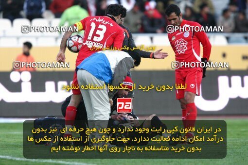 2192273, Tehran, Iran, Iran Pro League، Persian Gulf Cup، 2009-10 season، Second Leg، Week 24، Persepolis ۱ v ۰ Rah Ahan on 2010/01/22 at Azadi Stadium