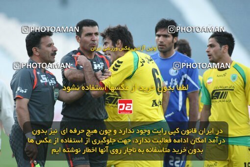 2202217, Tehran, Iran, Iran Pro League، Persian Gulf Cup، 2009-10 season، Second Leg، Week 33، Esteghlal ۱ v ۰ Rah Ahan on 2010/05/06 at Azadi Stadium