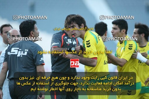 2202226, Tehran, Iran, Iran Pro League، Persian Gulf Cup، 2009-10 season، Second Leg، Week 33، Esteghlal ۱ v ۰ Rah Ahan on 2010/05/06 at Azadi Stadium