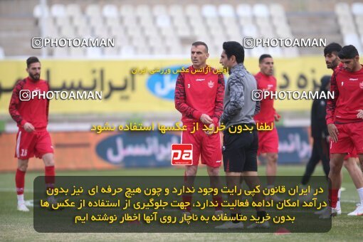 1997903, Tehran, Iran, Iran Pro League، Persian Gulf Cup، 2021-2022 season، First Leg، Week 10، Paykan ۱ v 3 Persepolis on 2021/12/15 at Shahid Dastgerdi Stadium